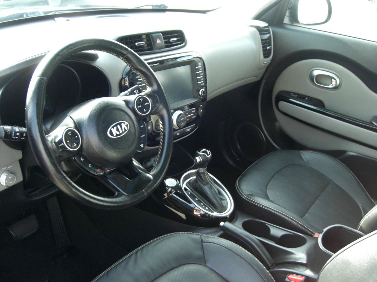 Used 2016 Kia Soul + w/ Primo Package FWD image 7