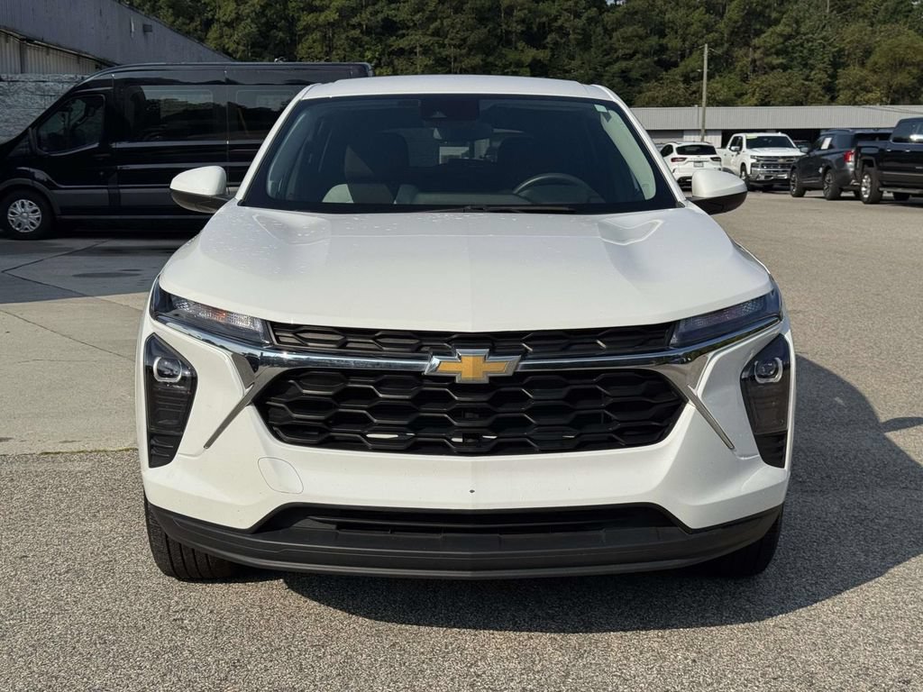 Used 2024 Chevrolet Trax LS w/ LS Convenience Package FWD image 26