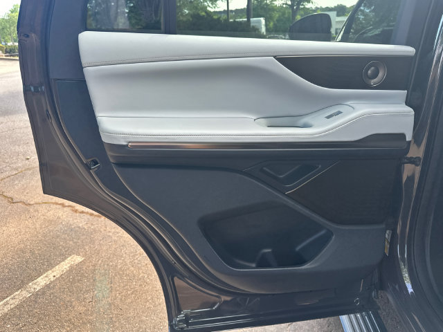 New 2026 Lincoln Navigator Black Label w/ Black Label Special Edition AWD/4WD image 22