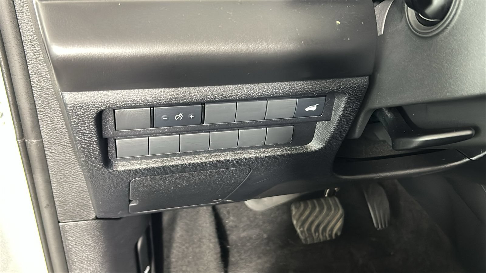 Used 2025 Mitsubishi Outlander SE AWD/4WD image 22