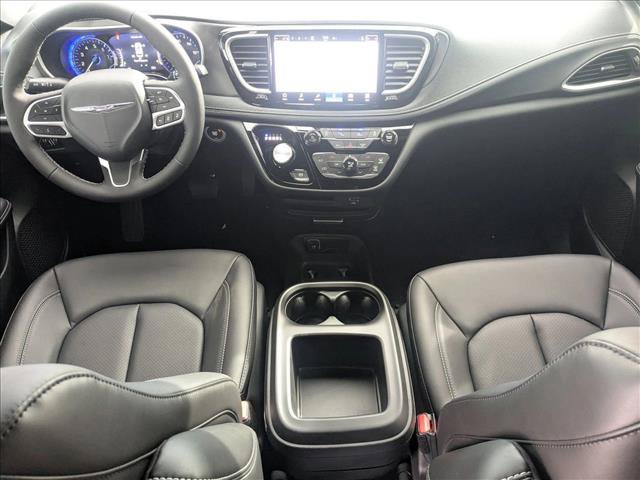 New 2026 Chrysler Pacifica Select AWD/4WD image 14