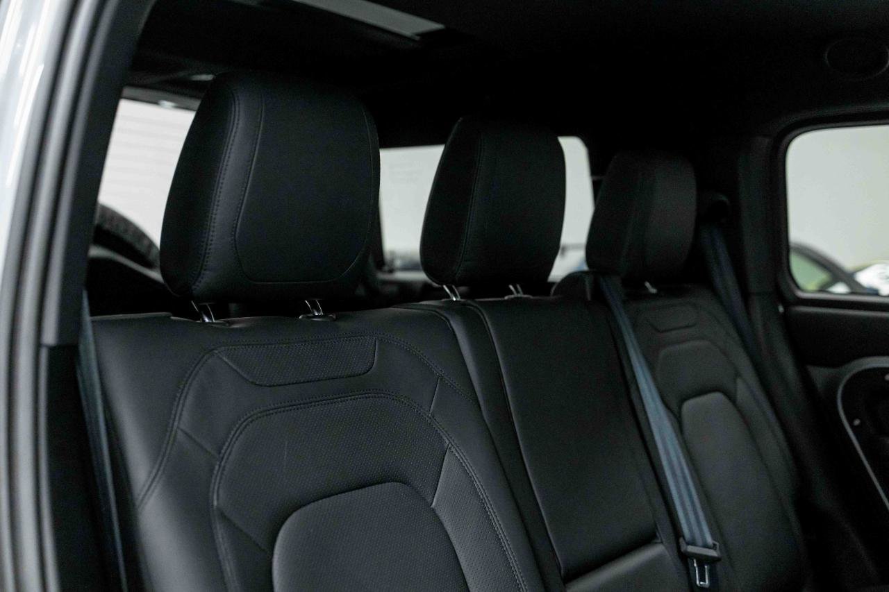 Used 2023 Land Rover Defender 130 SE image 73