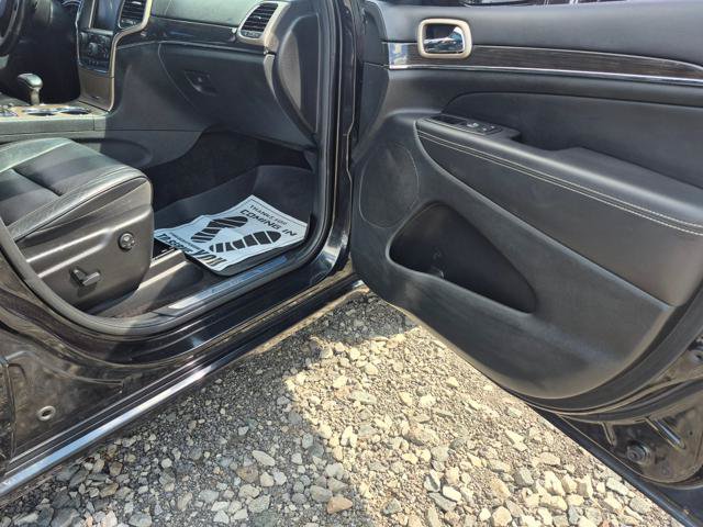 Used 2015 Jeep Grand Cherokee Overland AWD/4WD image 6