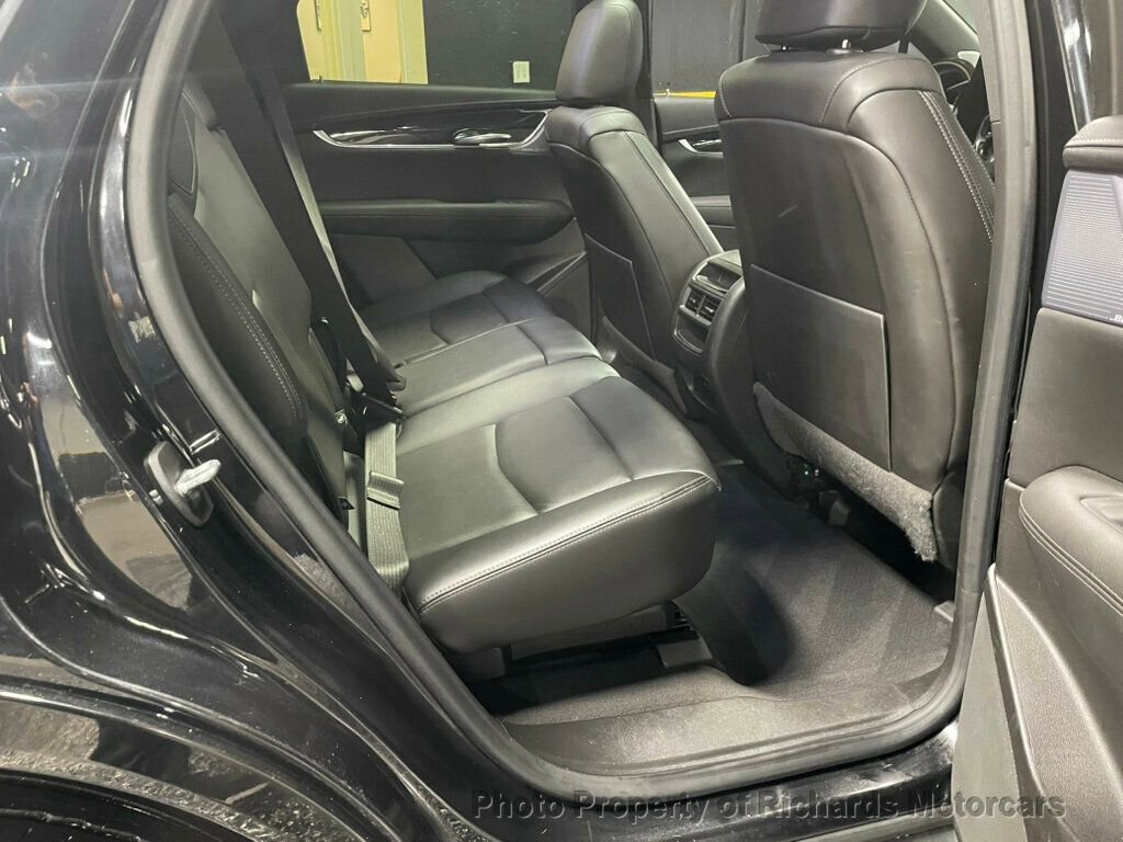 Used 2022 Cadillac XT5 Premium Luxury w/ LPO, ONYX Package AWD/4WD image 21