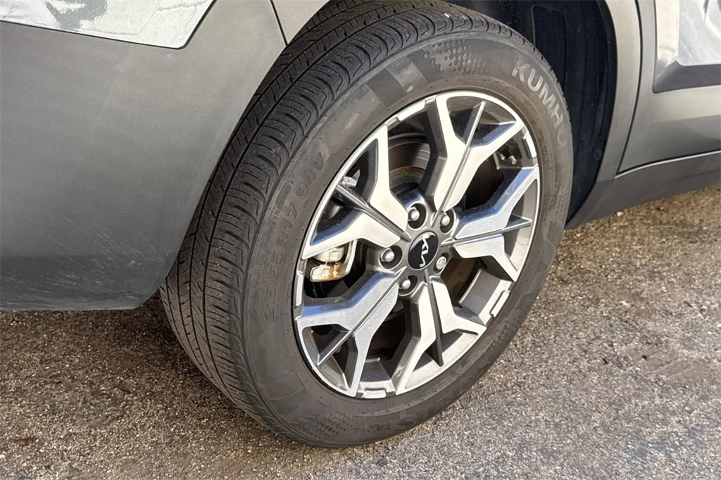 Used 2023 Kia Seltos EX image 8