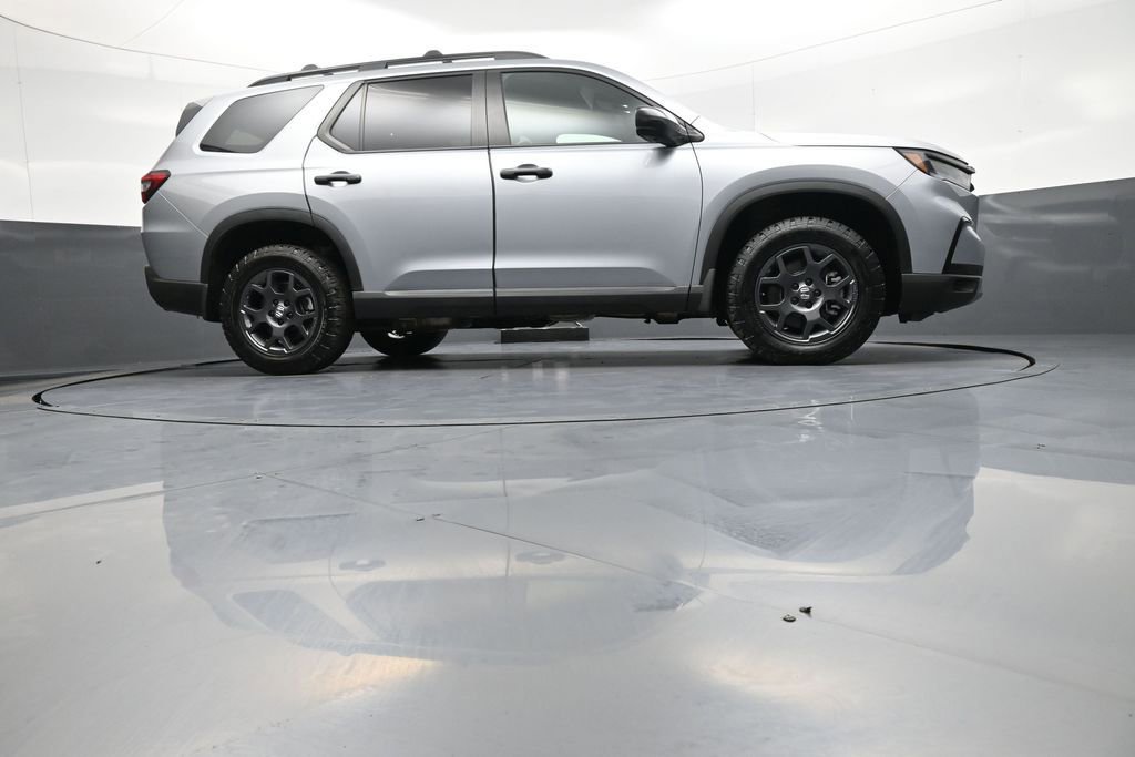 Used 2025 Honda Pilot TrailSport image 31