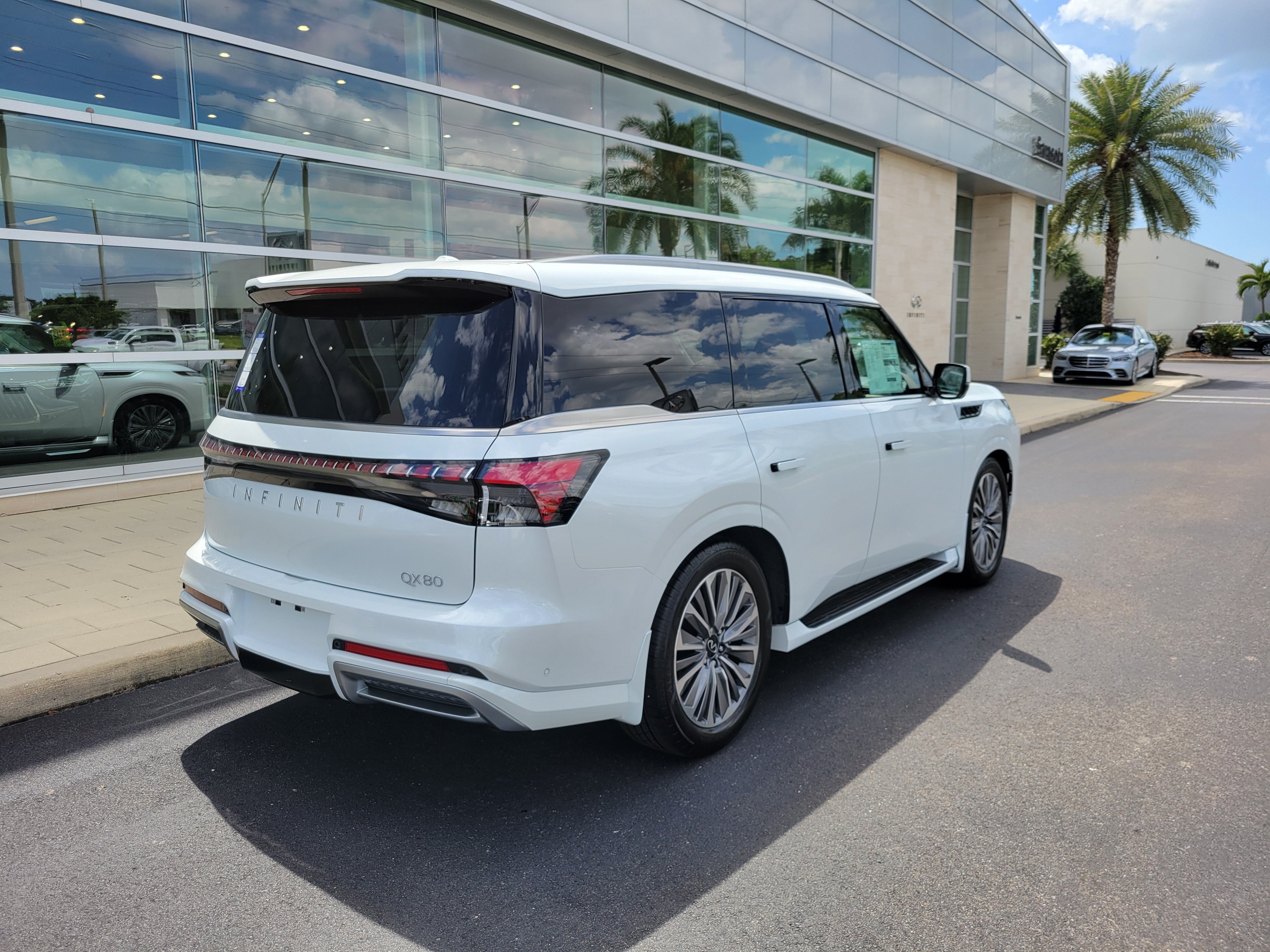 New 2026 INFINITI QX80 Luxe RWD image 4