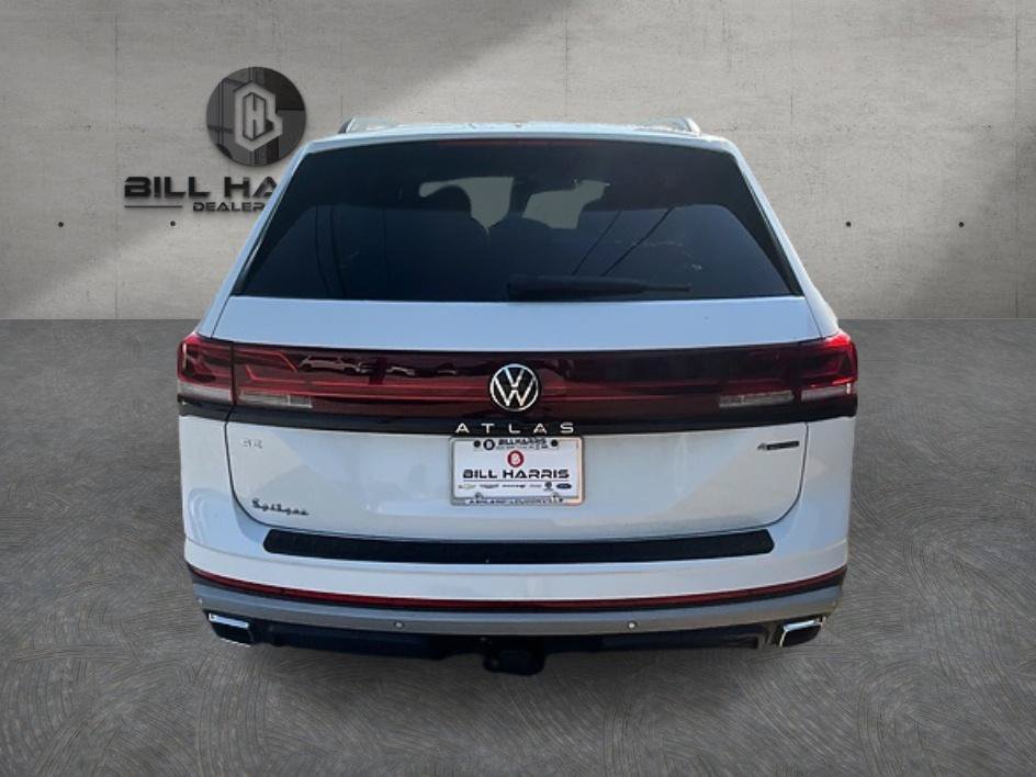 Used 2025 Volkswagen Atlas Peak Edition SE AWD/4WD image 7