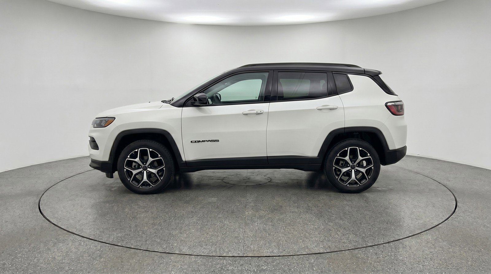 Used 2025 Jeep Compass Limited AWD/4WD image 5