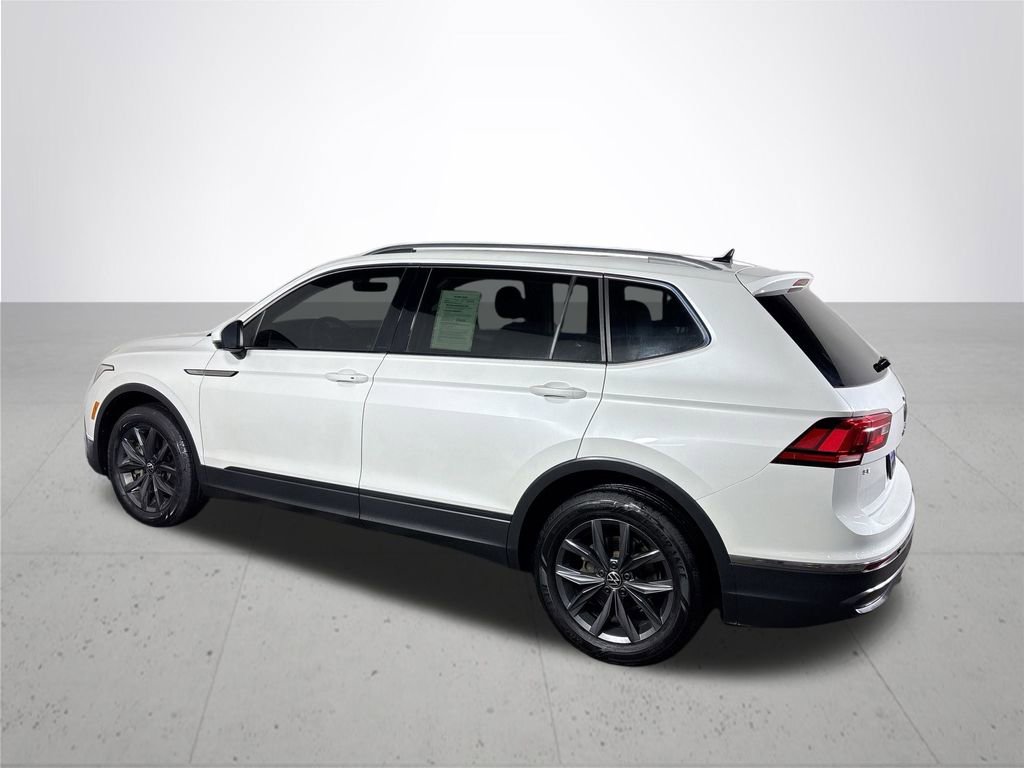 Certified 2023 Volkswagen Tiguan SE w/ Panoramic Sunroof Package image 9