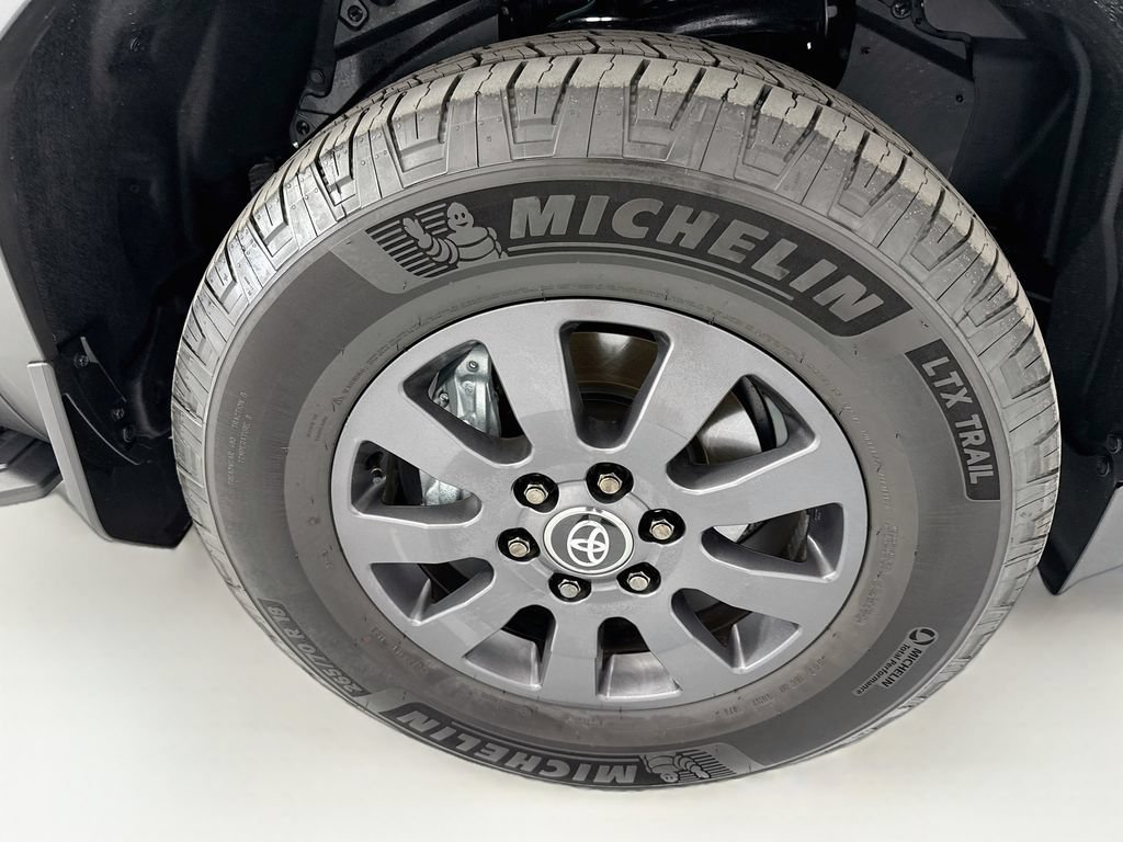 Used 2027 Toyota Land Cruiser AWD/4WD image 31