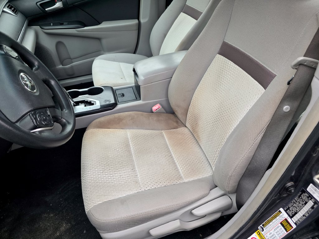 Used 2014 Toyota Camry LE FWD image 14