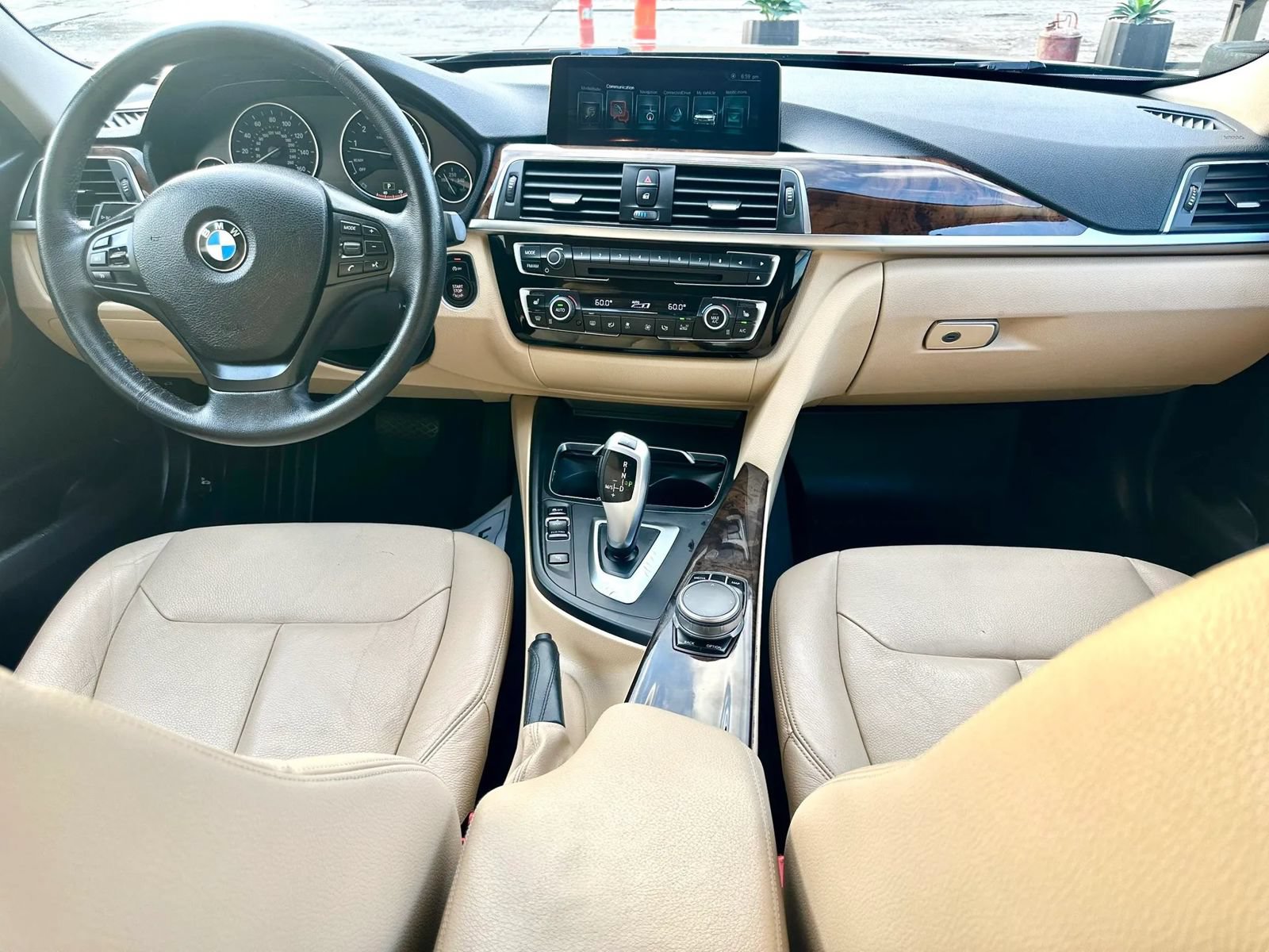 Used 2017 BMW 320i xDrive Sedan AWD/4WD image 14
