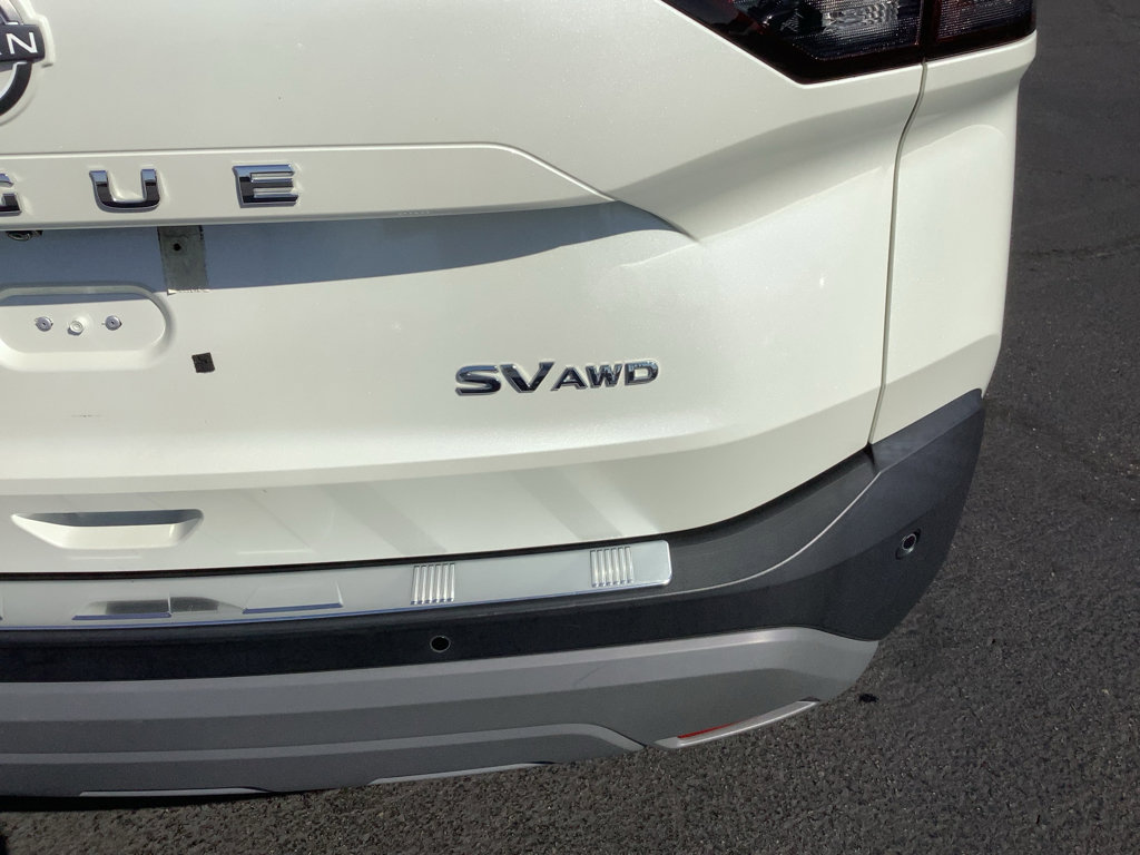 Used 2022 Nissan Rogue SV image 9