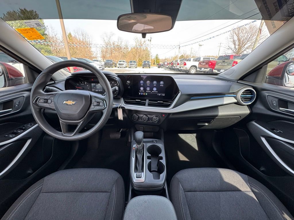 Used 2024 Chevrolet Trax LS w/ LS Convenience Package image 14