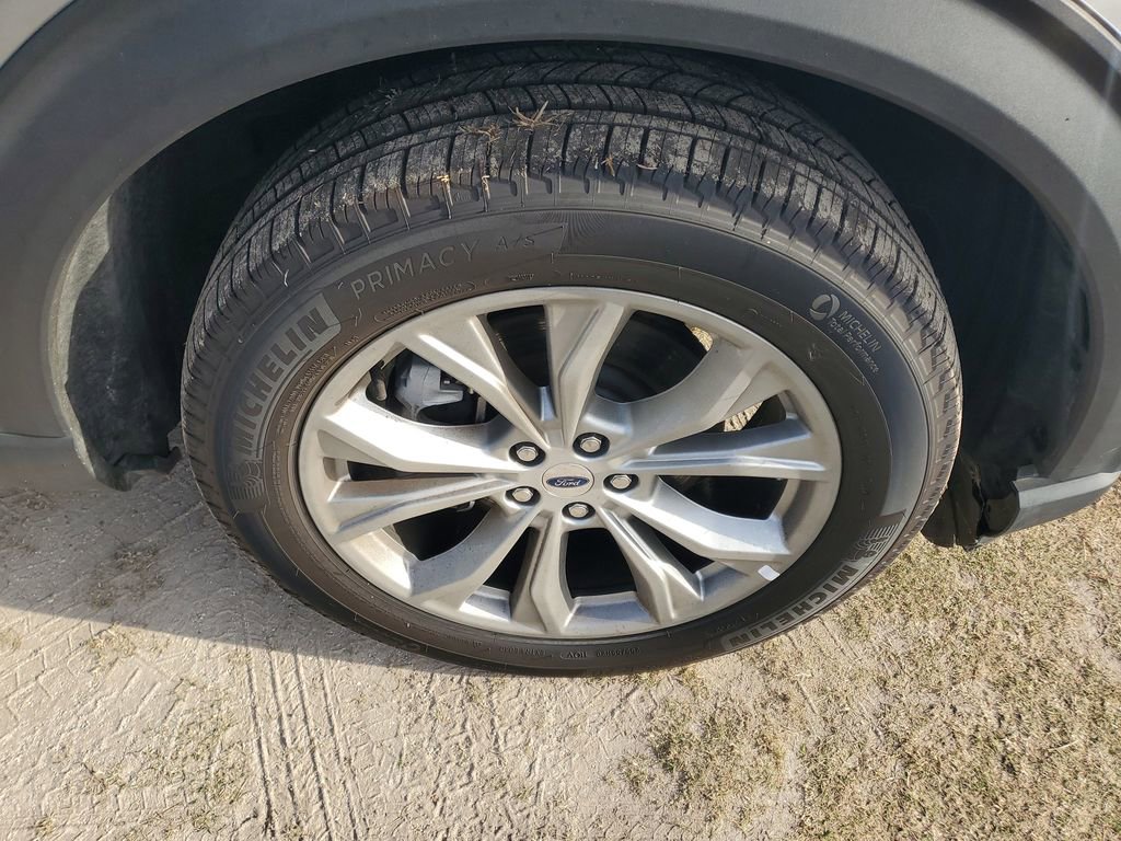 Used 2023 Ford Explorer Limited image 6