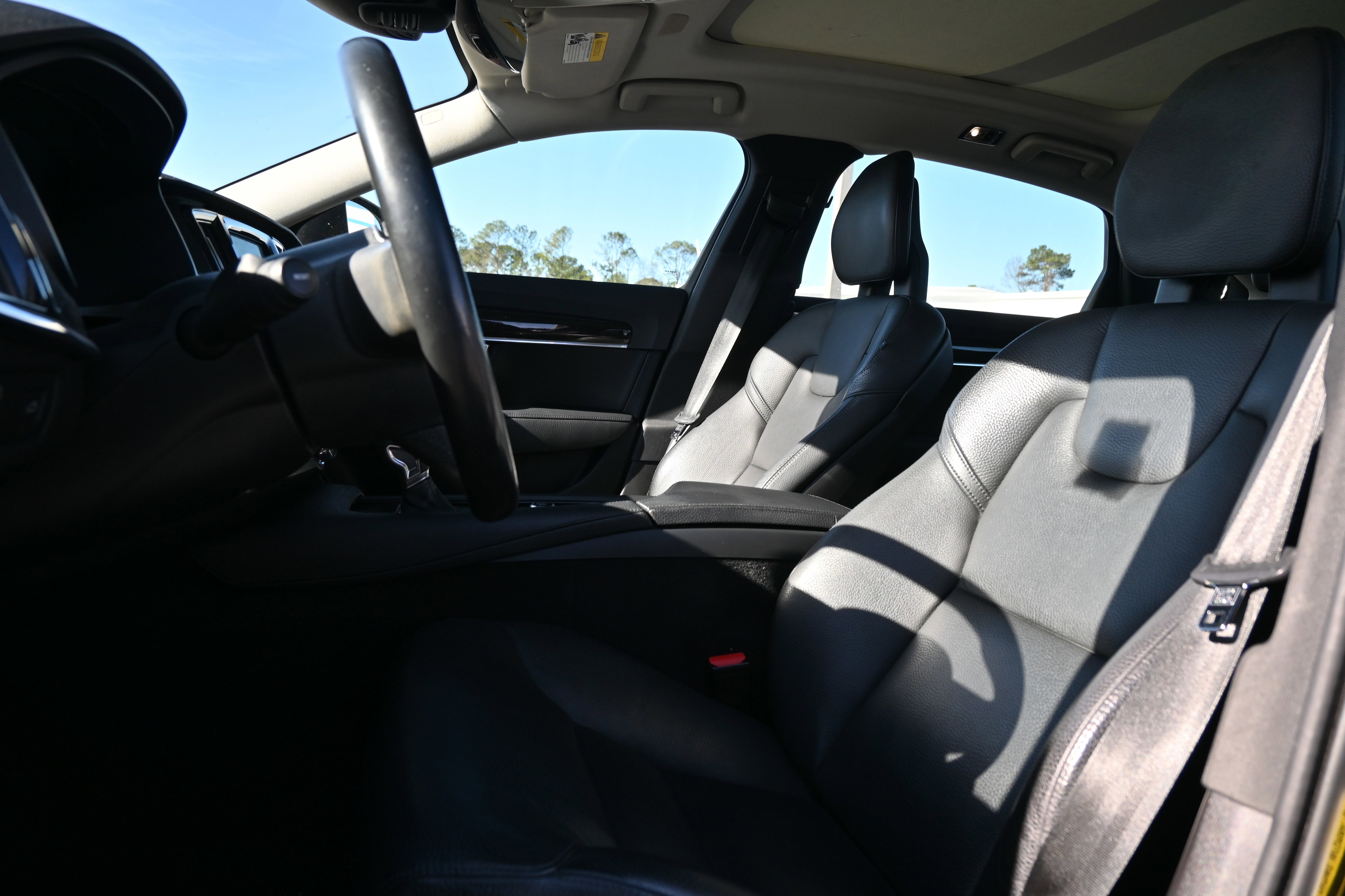 Used 2018 Volvo S90 T6 Momentum w/ Convenience Package image 14