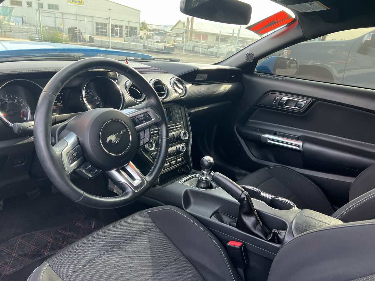 Used 2017 Ford Mustang Coupe RWD image 9