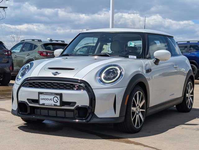 Used 2023 MINI Cooper S w/ Signature Upholstery Package FWD image 9