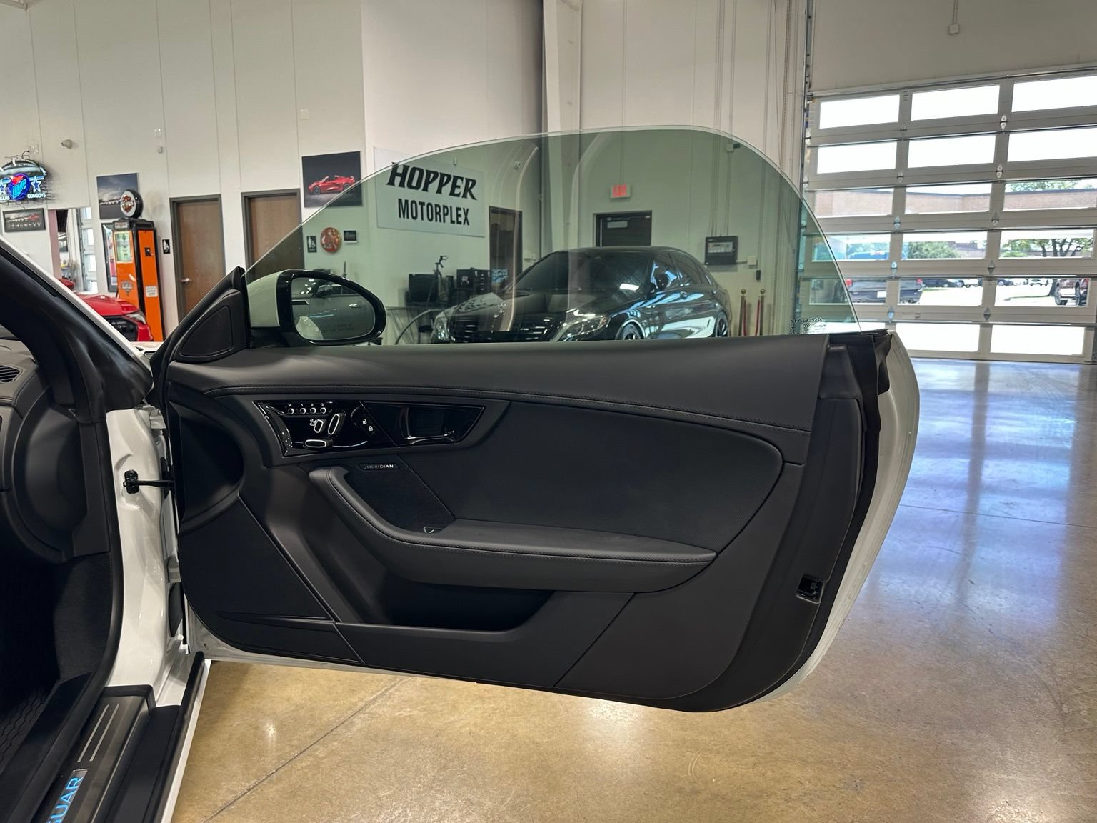 Used 2022 Jaguar F-TYPE Convertible RWD image 43