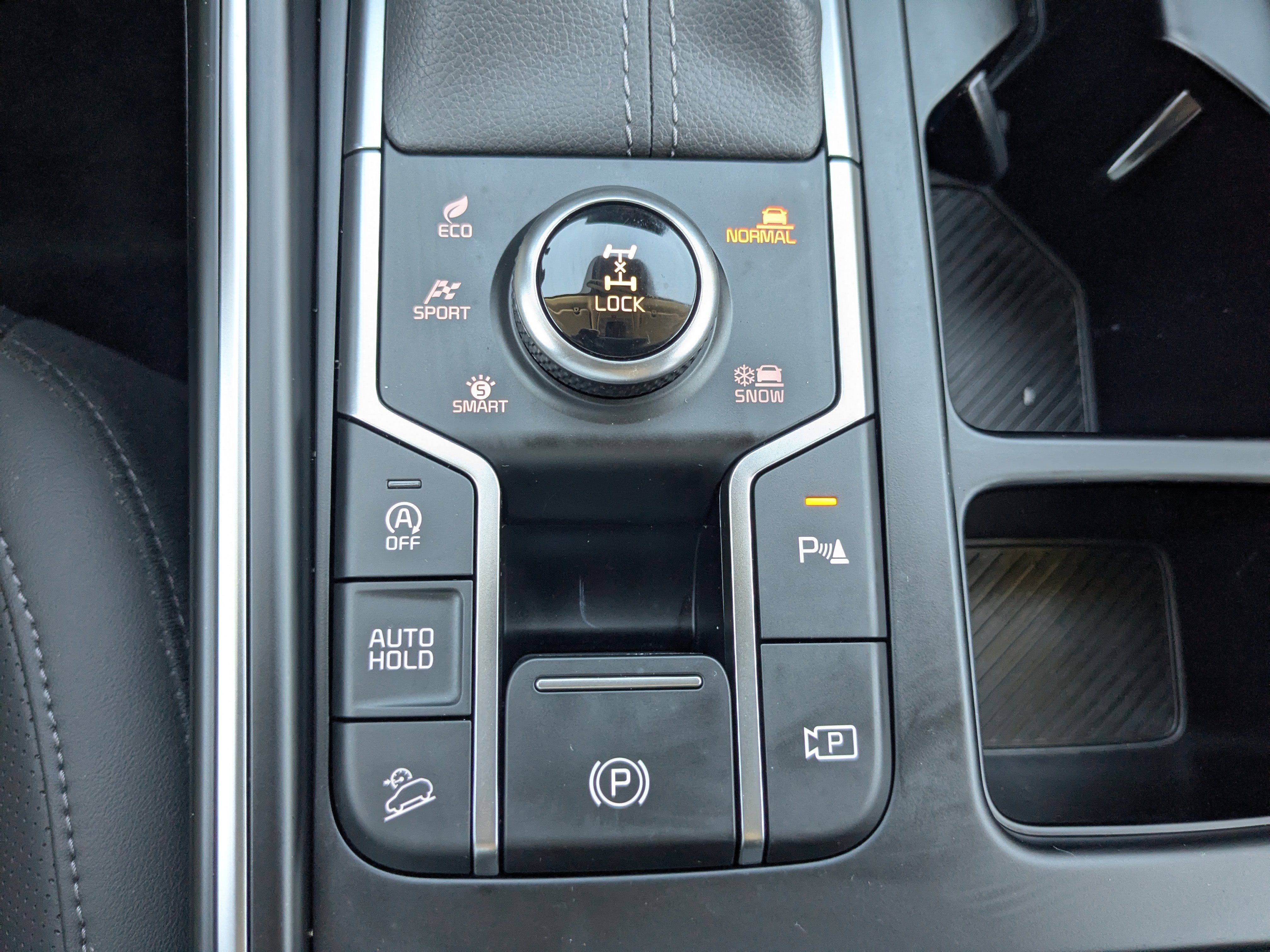 Certified 2025 Kia Sorento S image 28