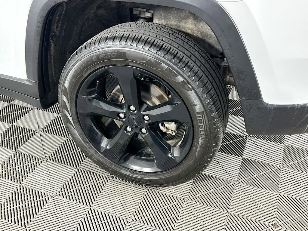 Certified 2025 Jeep Grand Cherokee Limited w/ Black Appearance Package image 41