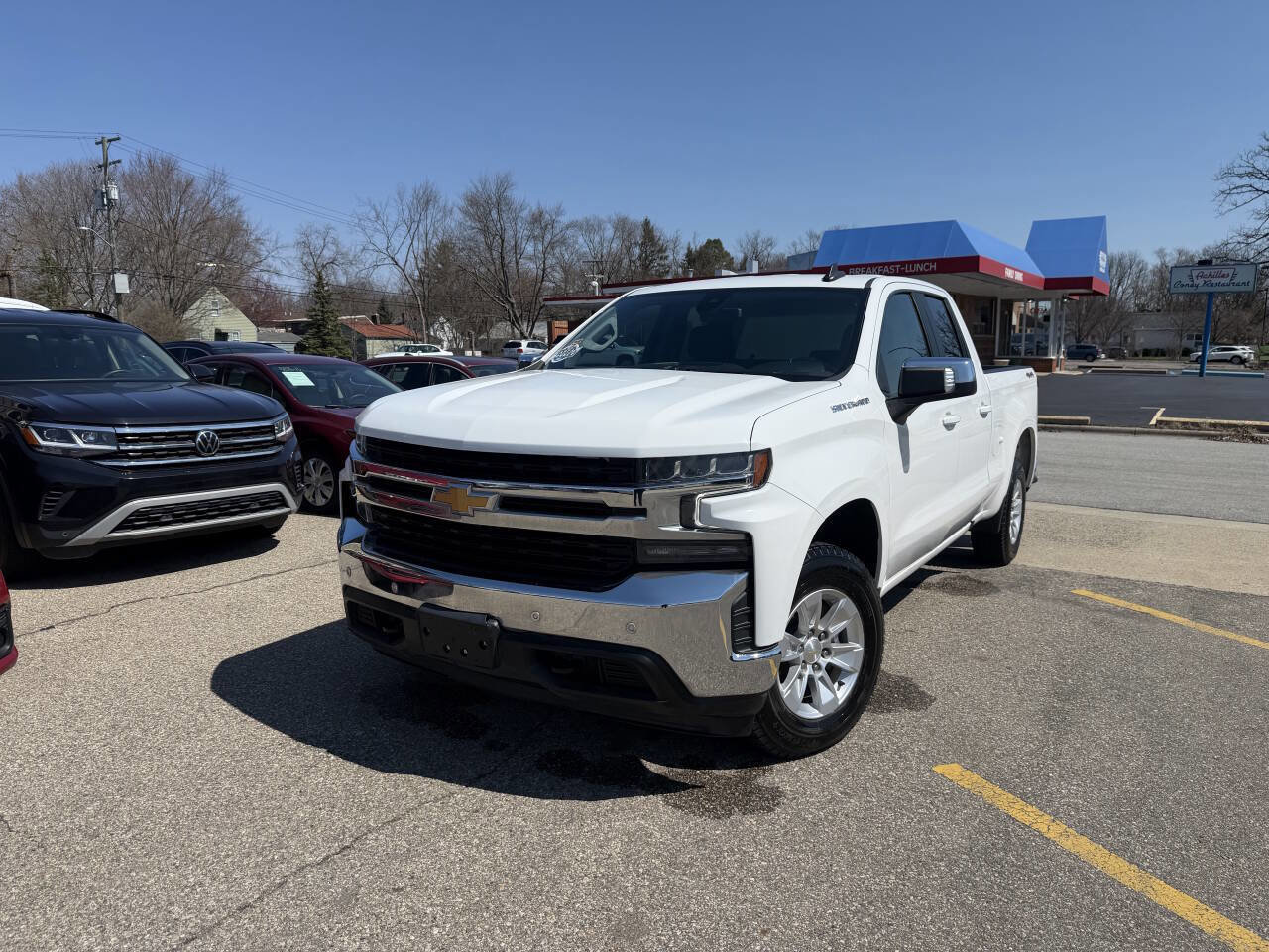 Used 2021 Chevrolet Silverado 1500 LT w/ Safety Package II AWD/4WD image 3