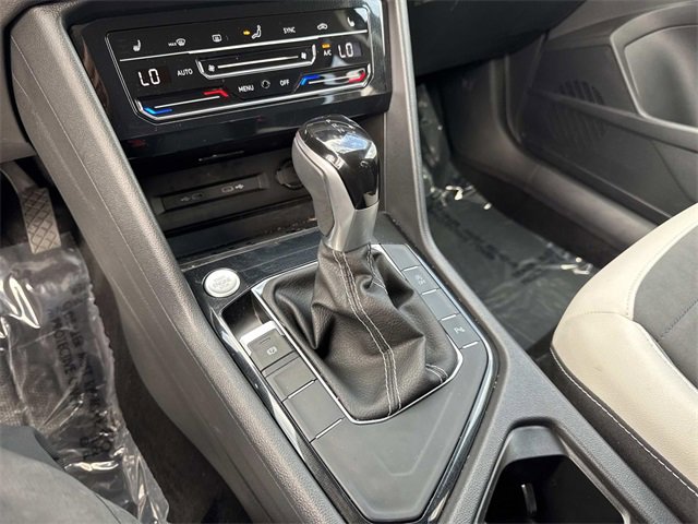 Certified 2025 Volkswagen Taos SE image 23