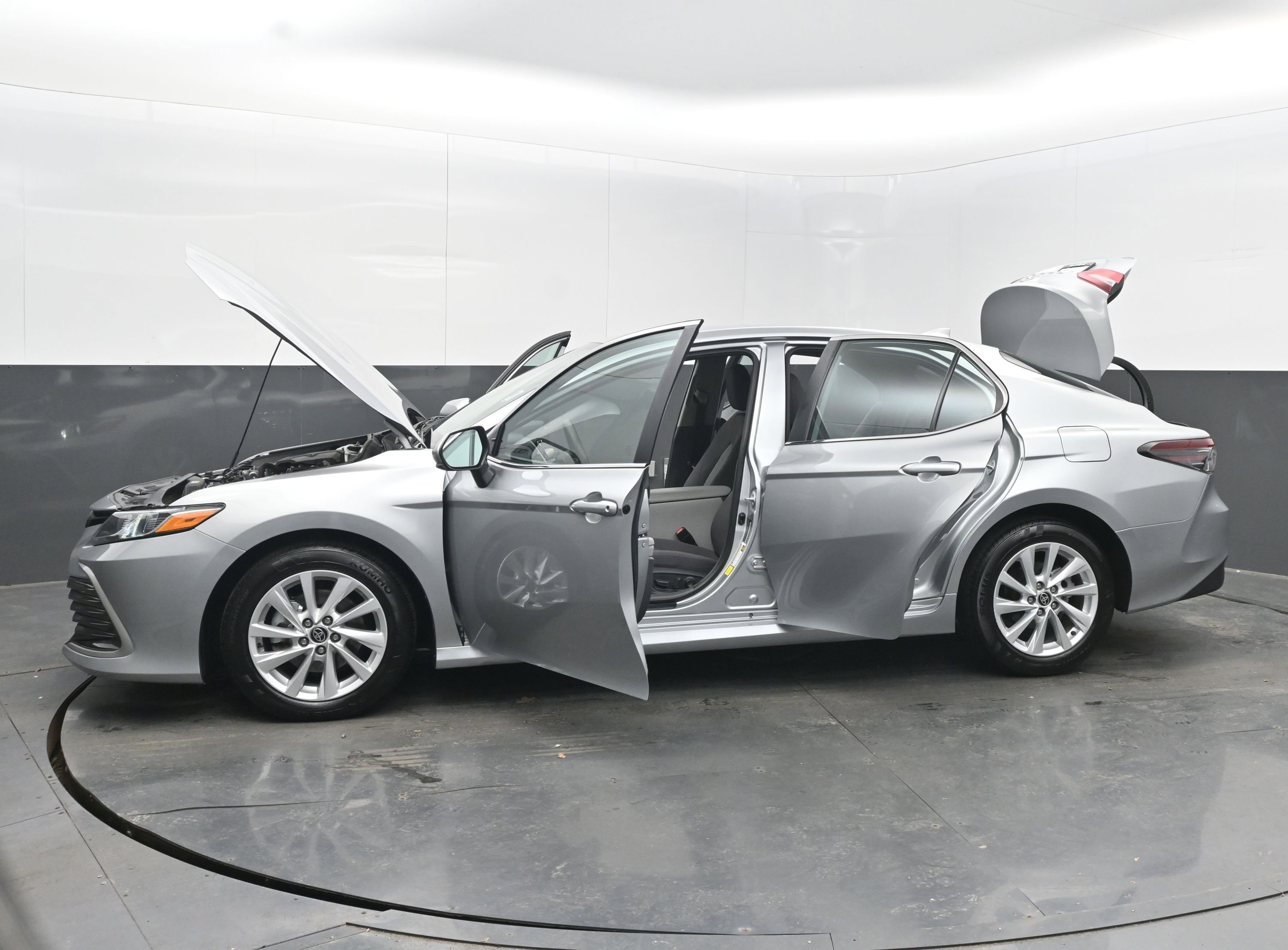 Used 2024 Toyota Camry LE image 43