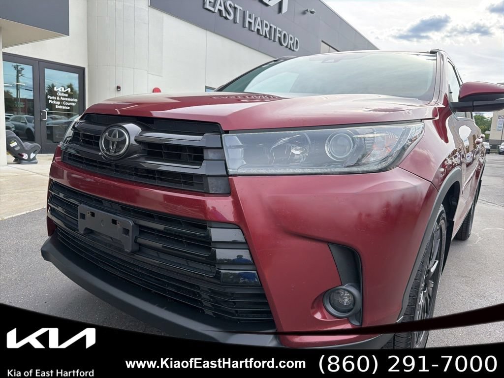 Used 2019 Toyota Highlander SE AWD/4WD image 3