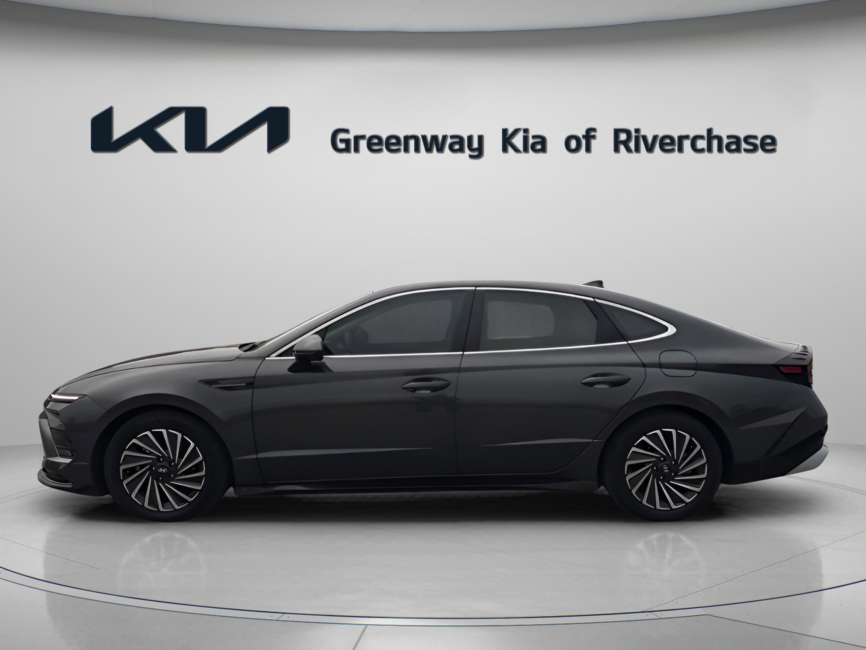 Used 2025 Hyundai Sonata Limited image 4