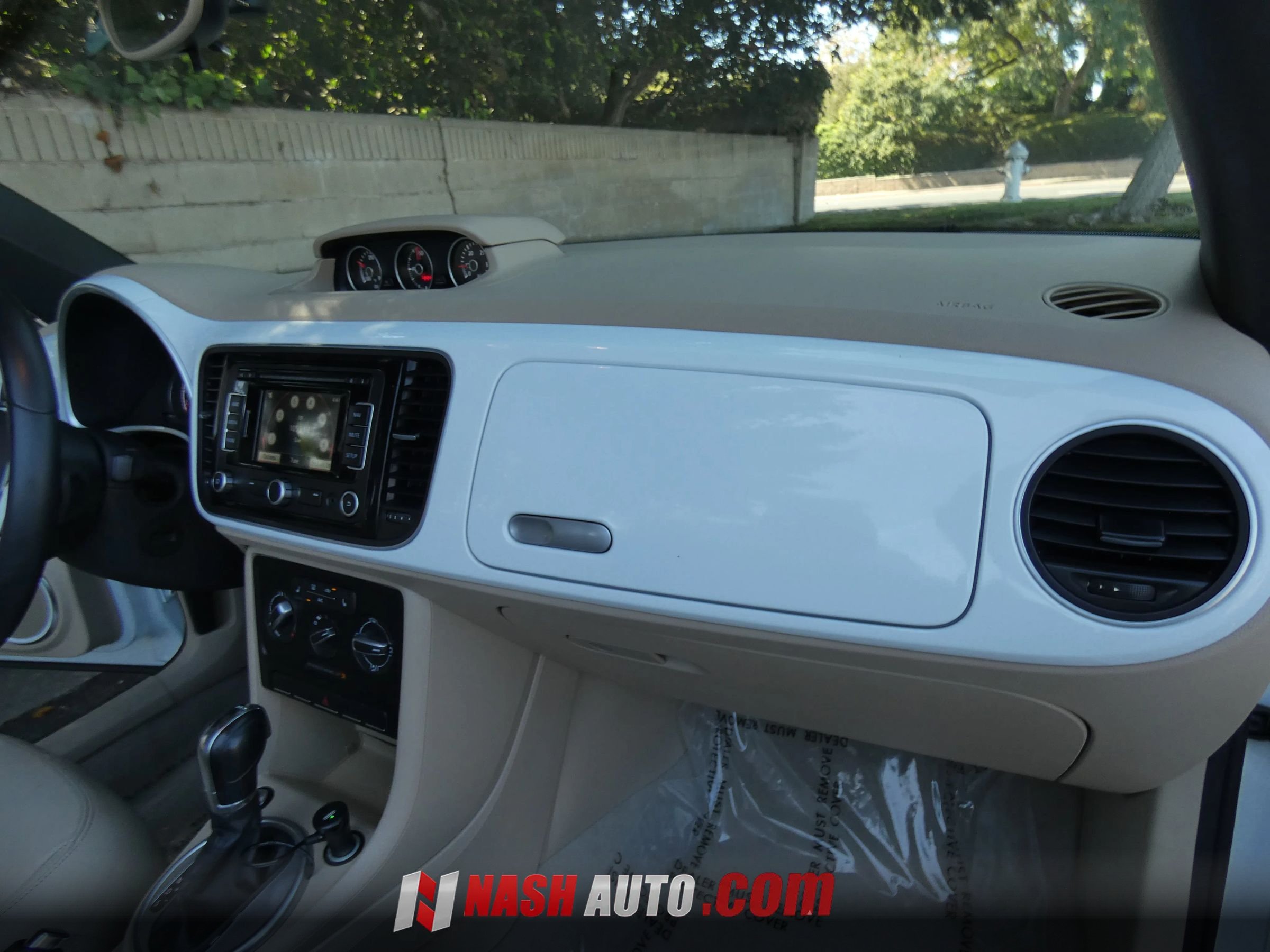 Used 2014 Volkswagen Beetle TDI FWD image 32