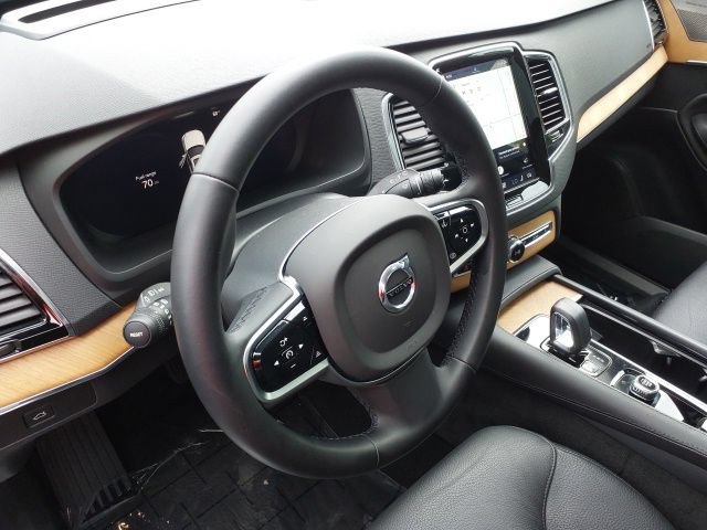 Used 2023 Volvo XC90 B5 Plus w/ Protection Package Premier AWD/4WD image 5