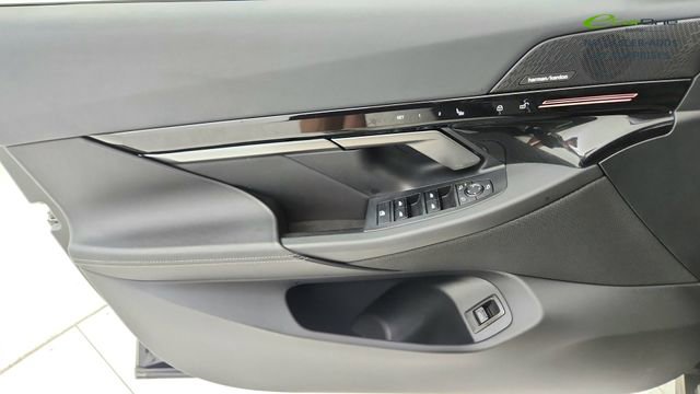 Used 2024 BMW 530i image 34