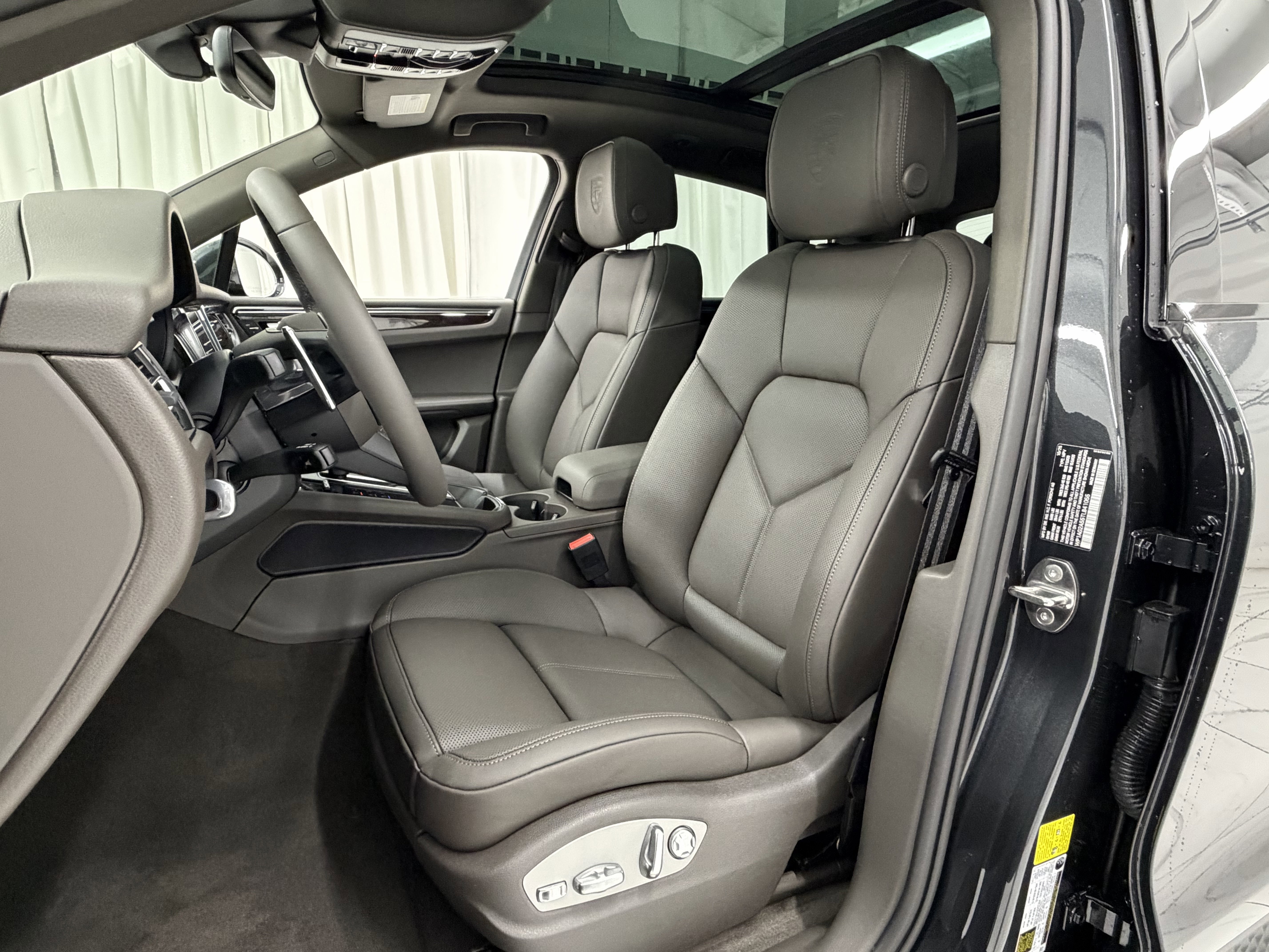 New 2026 Porsche Macan S image 32
