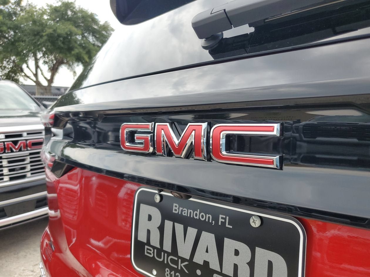New 2026 GMC Acadia AT4 w/ Luxury Package AWD/4WD image 7