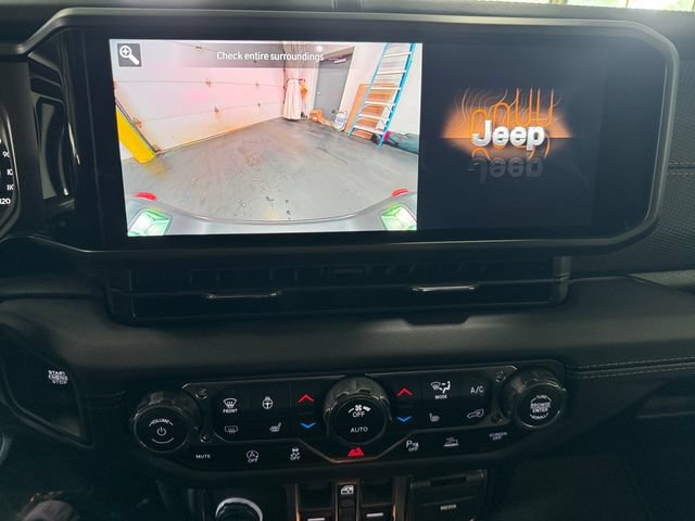 New 2026 Jeep Gladiator Mojave w/ Safety Group AWD/4WD image 18