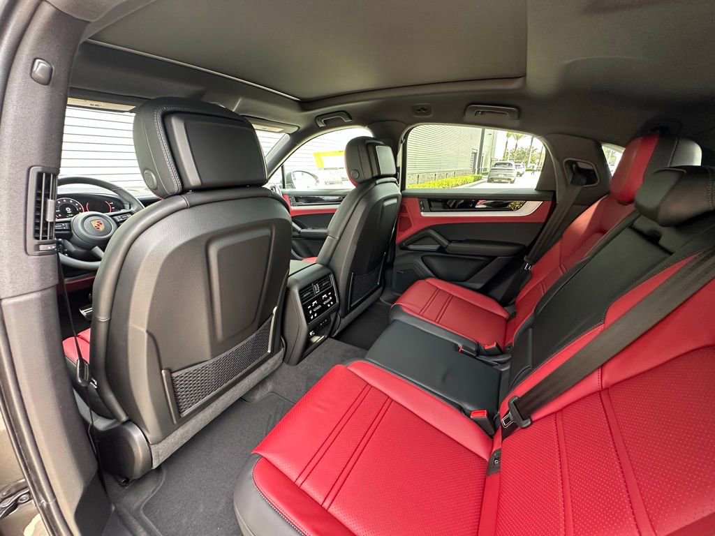 Used 2026 Porsche Cayenne S image 38