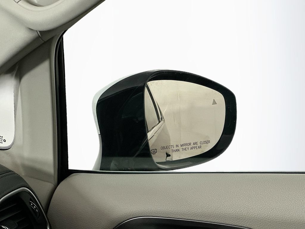 Used 2019 Chrysler Pacifica Limited FWD image 25