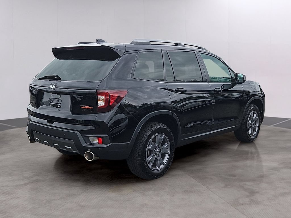Certified 2025 Honda Passport TrailSport image 4