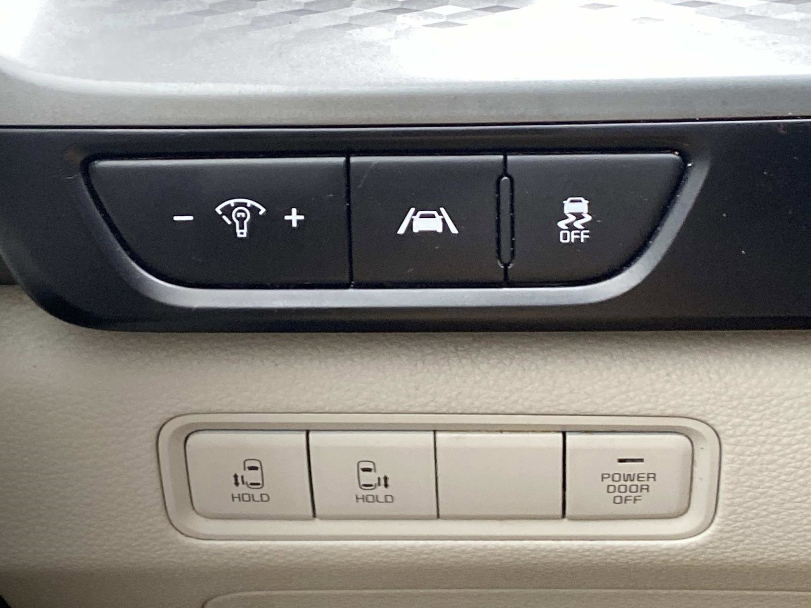 Used 2022 Kia Carnival LX FWD image 20