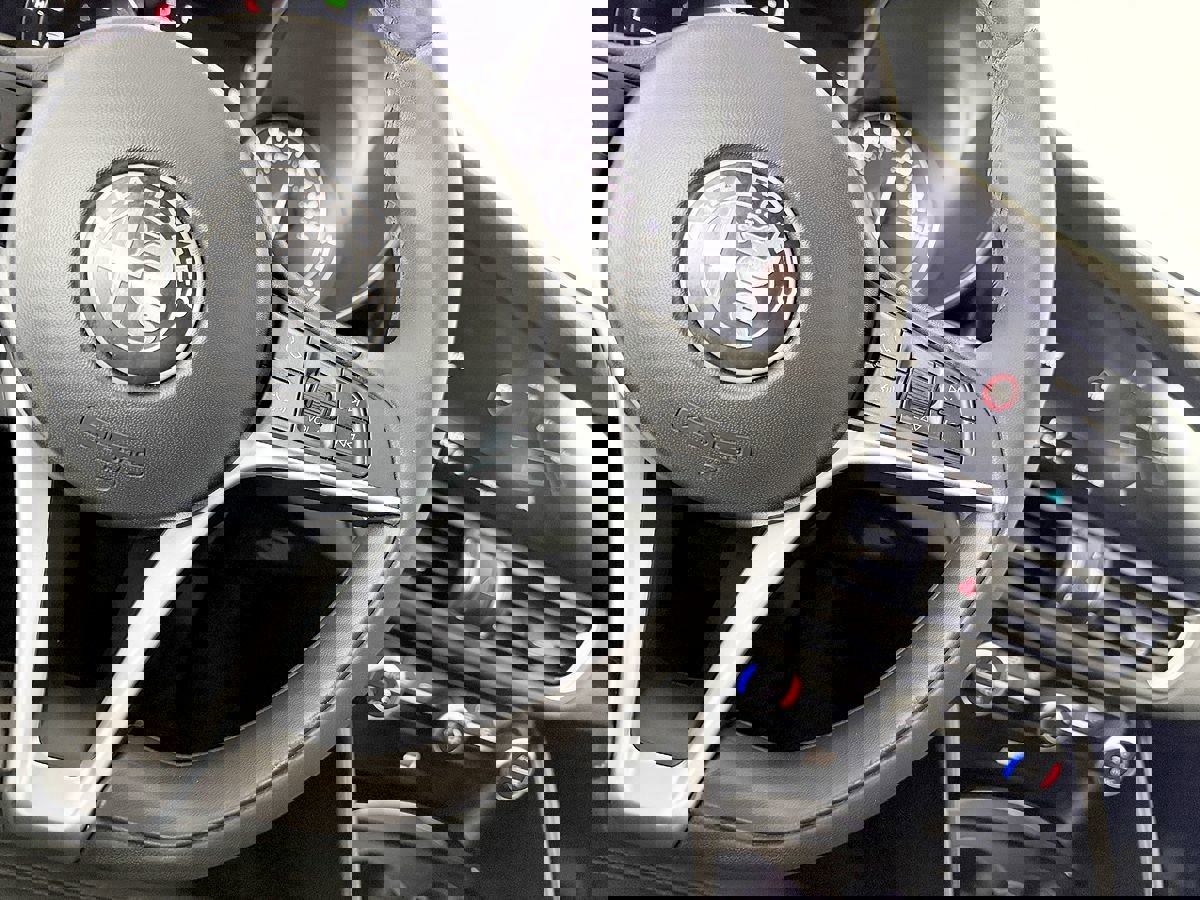 Used 2017 Alfa Romeo Giulia image 50