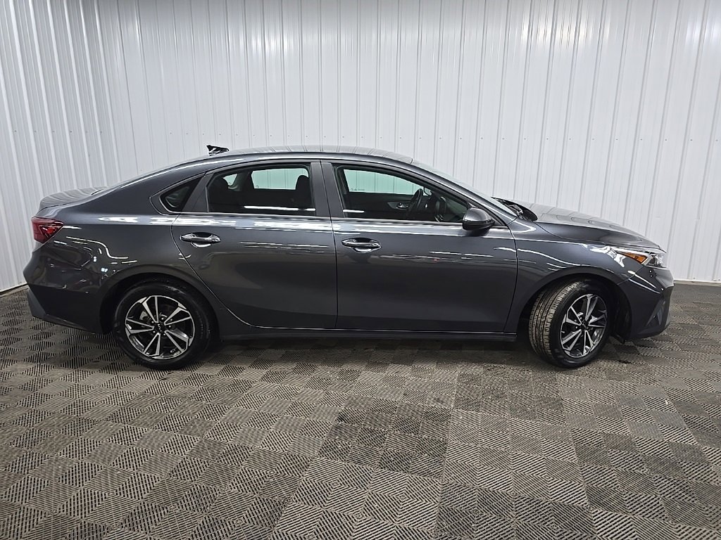 Used 2024 Kia Forte LXS image 2