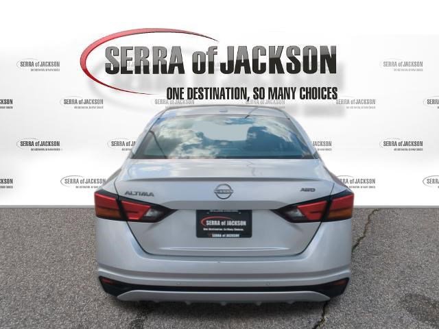 Used 2024 Nissan Altima 2.5 SV image 8