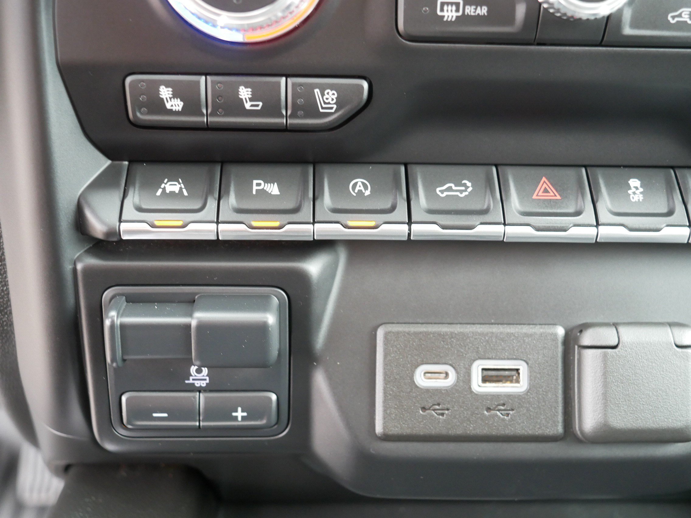Used 2021 GMC Sierra 1500 AT4 w/ AT4 Value Package AWD/4WD image 31