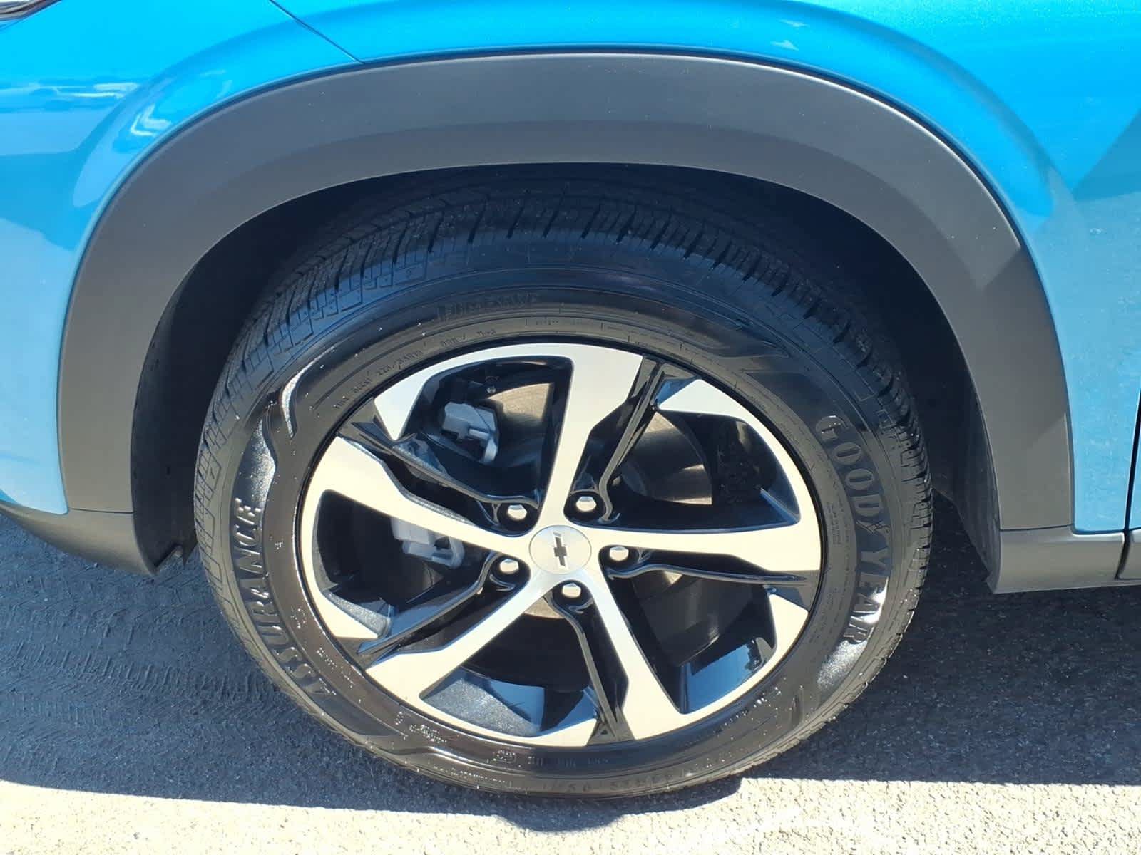 Used 2026 Chevrolet Trax RS w/ Sunroof Package FWD image 8