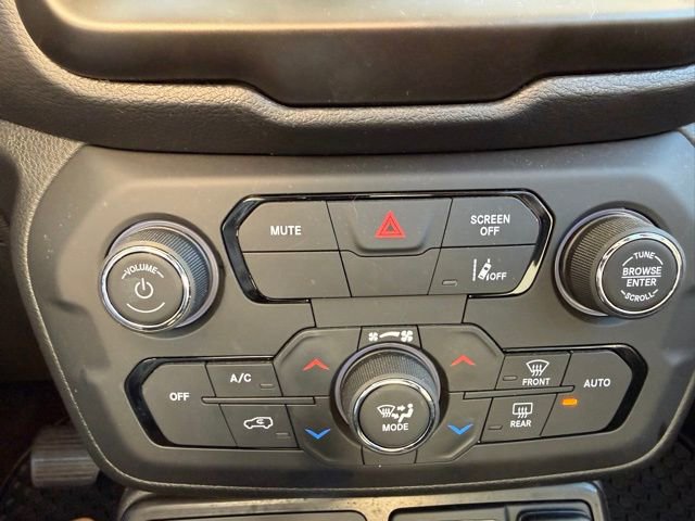 Used 2023 Jeep Renegade Altitude image 32