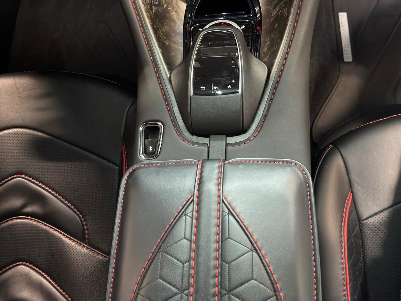 Used 2019 Aston Martin DBS Superleggera RWD image 32