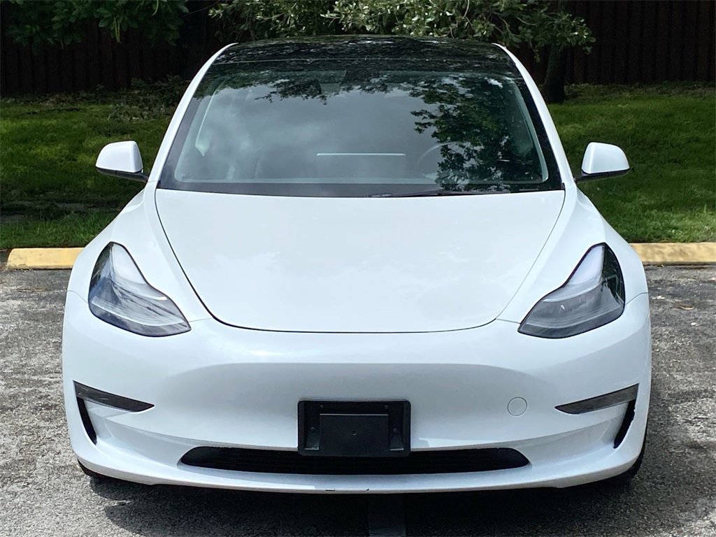 Used 2023 Tesla Model 3 Standard Range image 2