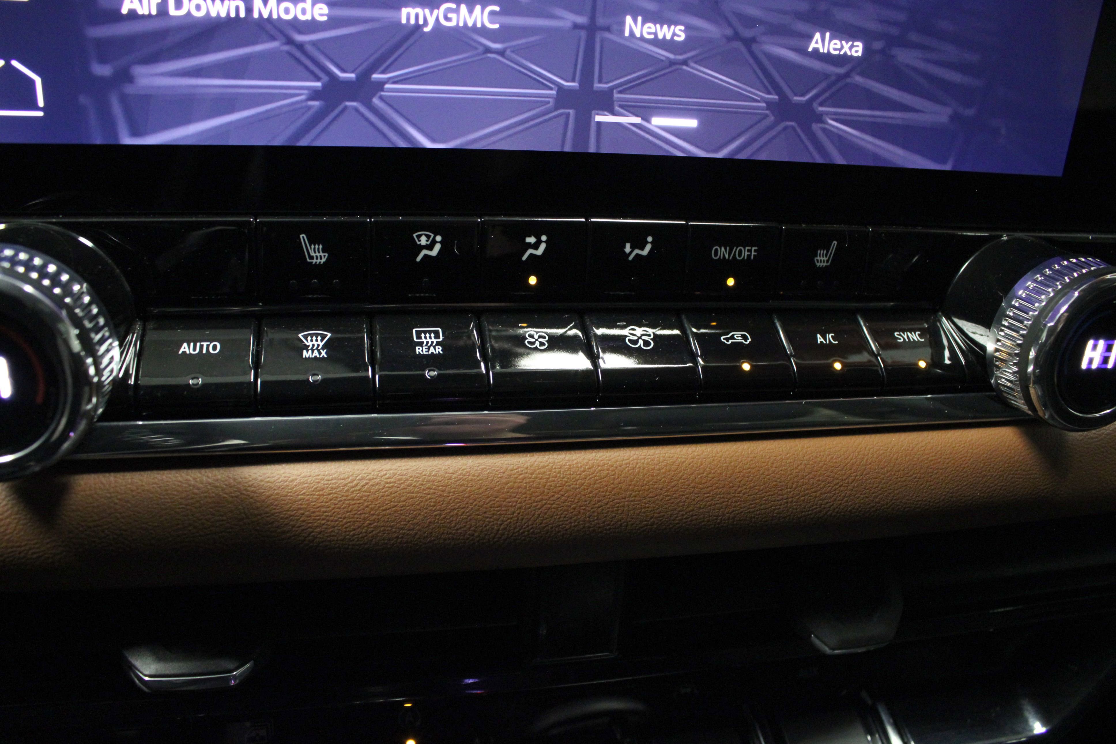 Used 2023 GMC Canyon AT4 w/ LPO, Skid Plate Package image 28